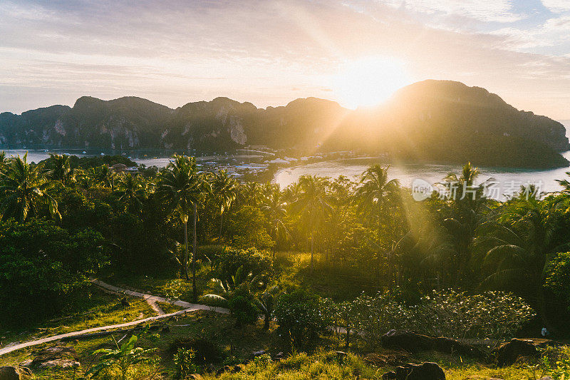 从上面可以看到Koh Phi Phi Leh